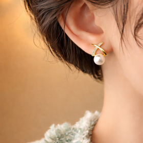 Estelle | Pearl Dome Minimalist Earrings