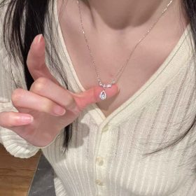 Melio | Crystal Drop Necklace