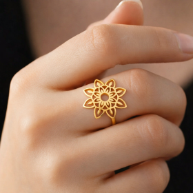 Julia | Geometric Motif Ring