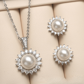 Selena | Pearl Jewelry Set (Necklace + Earrings)